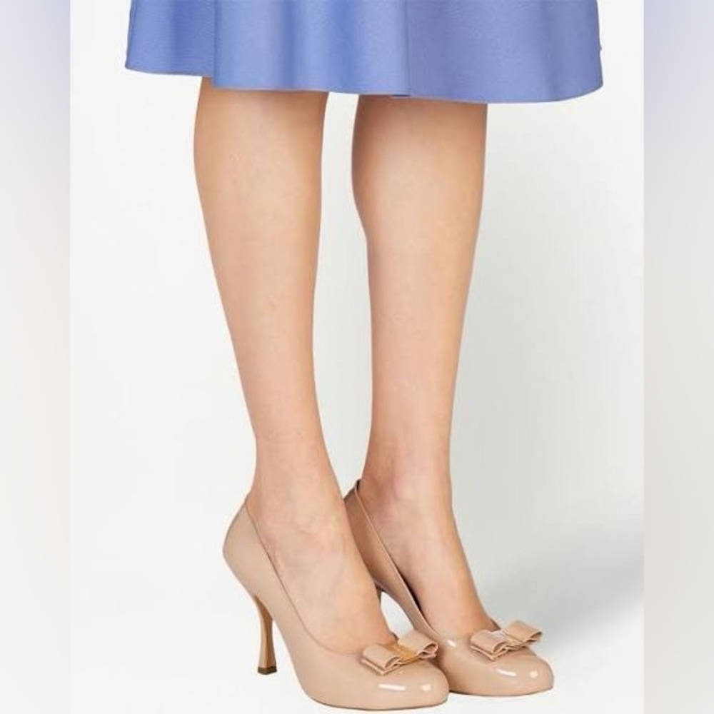 SALVATORE FERRAGAMO Kali Patent Leather Logo Pumps Beige BRAND NEW